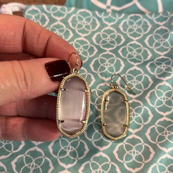 Kendra Scott Elle Gold Drop Earrings in Slate
Cats Eye.  Size 1.75"L x 0.75"W - Picture 3 of 3